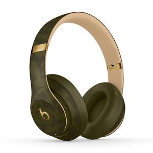 NWOT Beats Studio3 over-ear wireless headphones, Camo green